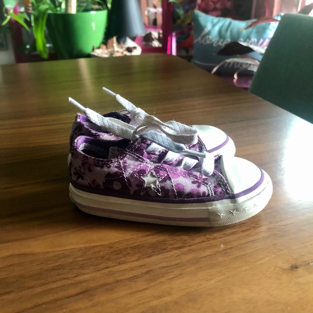 Size 5 Purple Converse